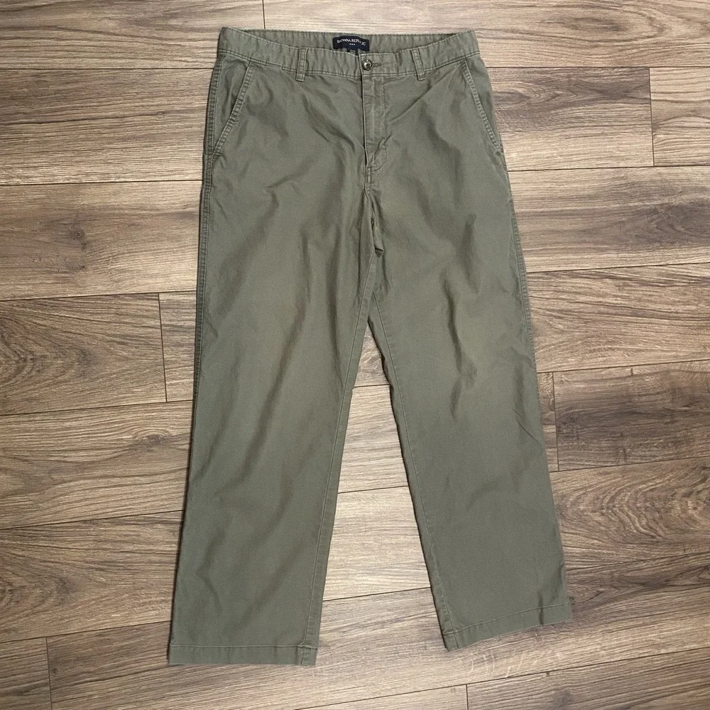 Banana Republic Chino Pants‎ Men's Green Waist actual Size 34 Classic